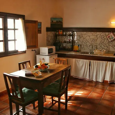 Casa Rural Los Ajaches Country house *